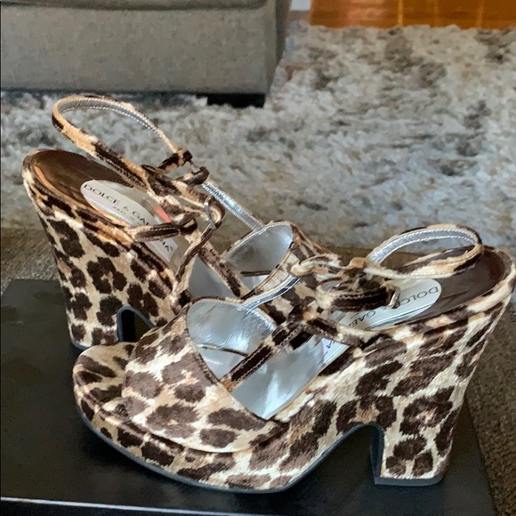 D&G mint condition shoes. Box and bag included. - Picture 2 of 5